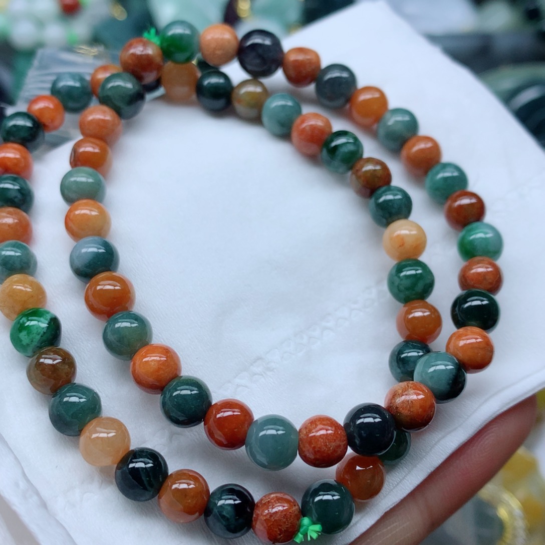 翡翠颈饰未镶嵌手串