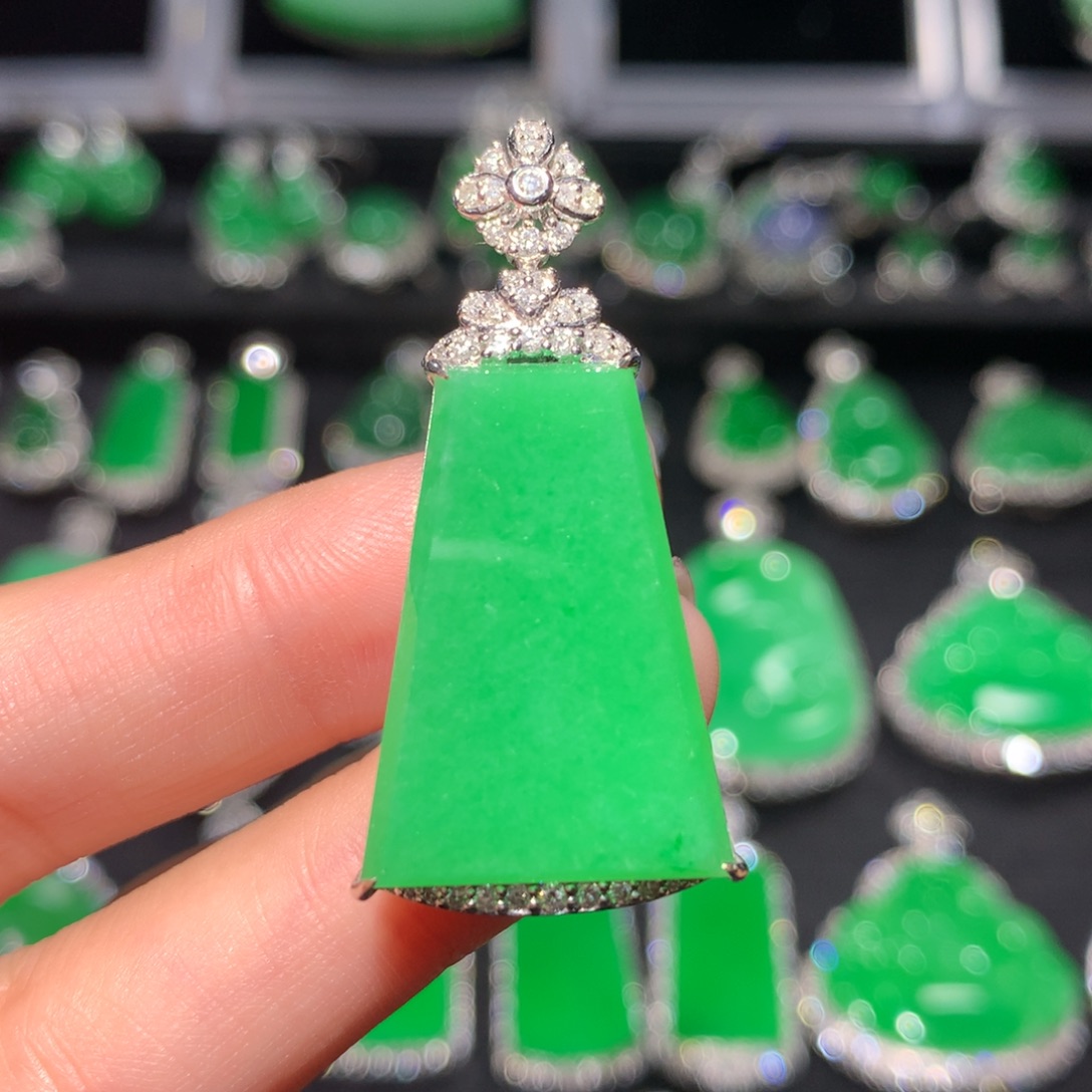 吊坠(不含链)18K金镶嵌翡翠翡翠