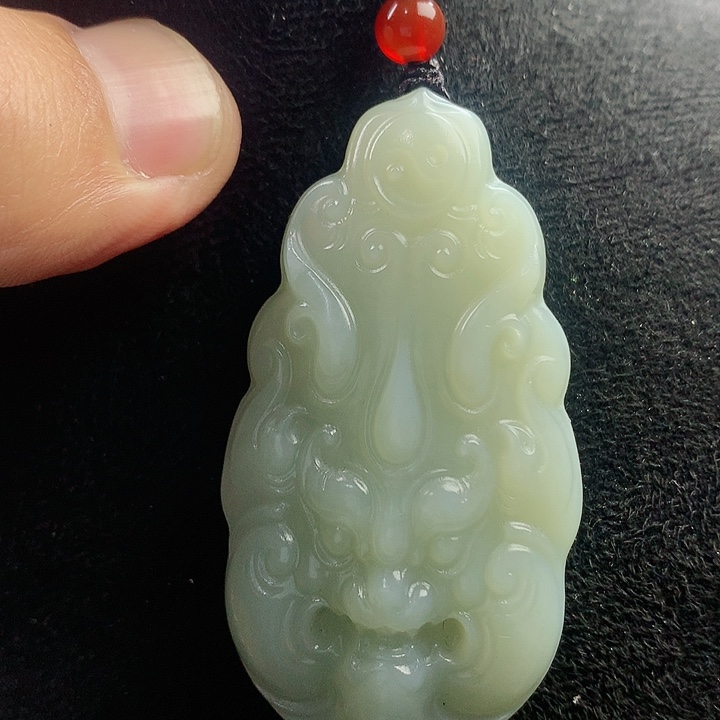 未镶嵌和田玉挂件深*色