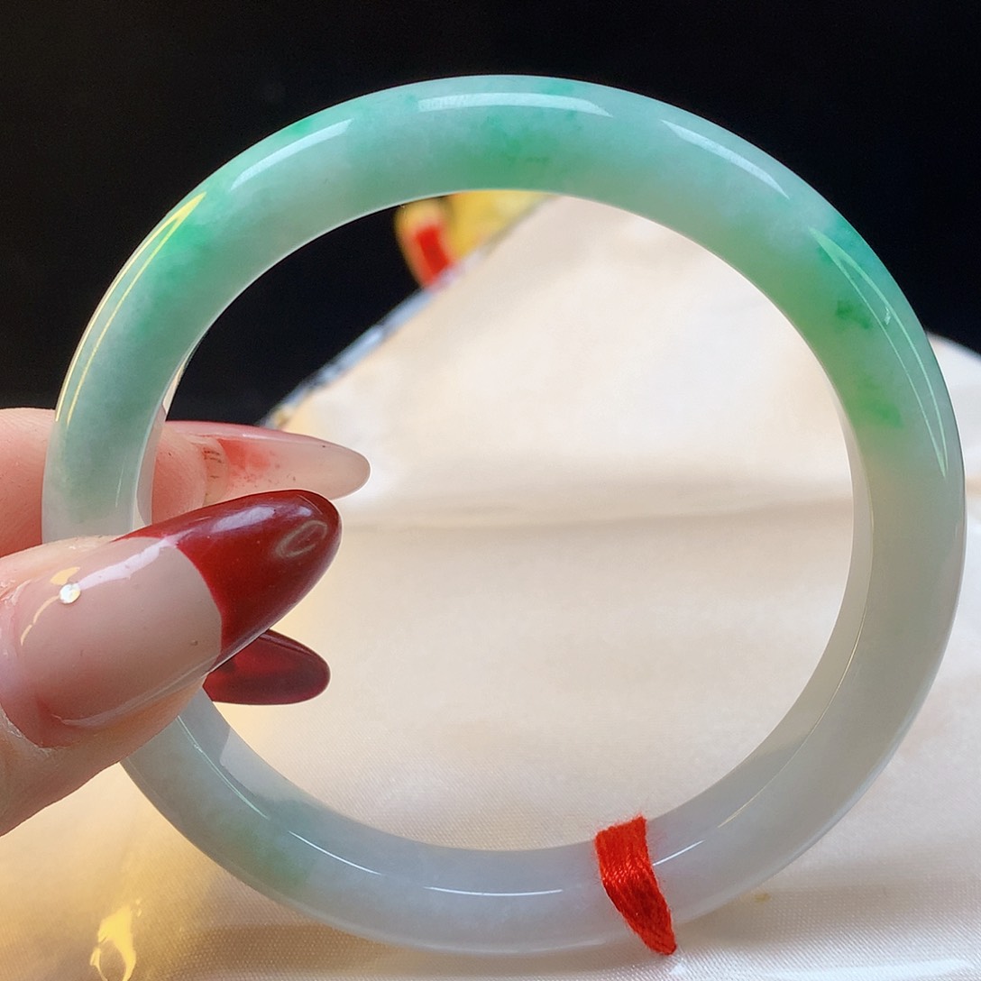 翡翠手镯未镶嵌天然翡翠5131