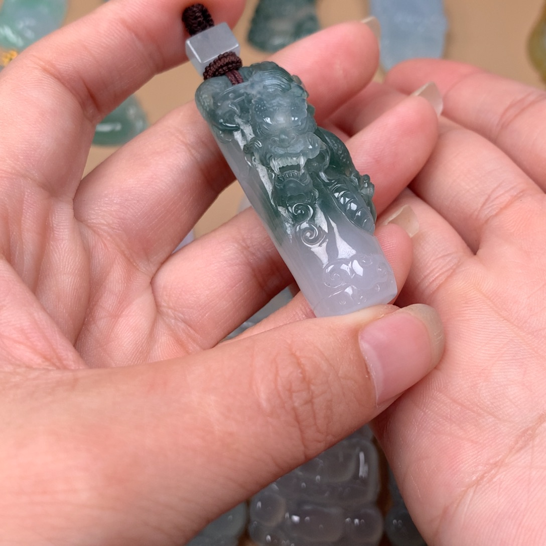 翡翠未镶嵌颈饰缅甸翡翠