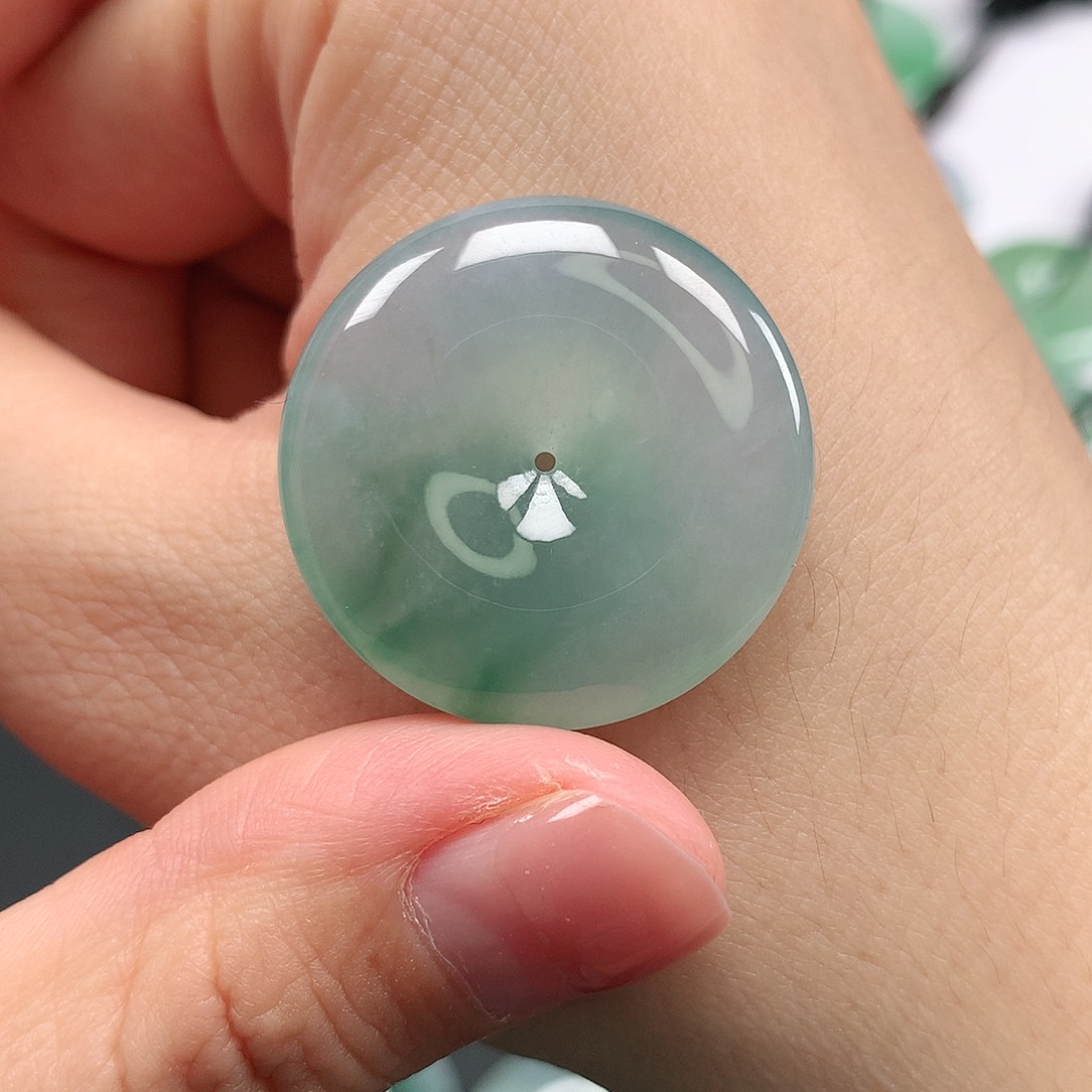 翡翠颈饰未镶嵌平安