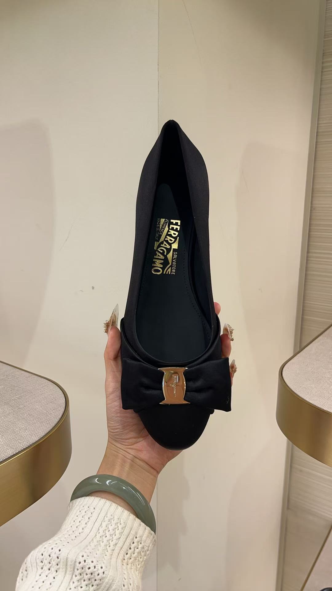 未使用 FERRAGAMO/菲拉格慕 全新爆款蝴蝶结圆头单鞋