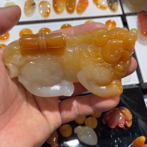 【闪购商品】未镶嵌石英质玉（黄龙玉）颈饰