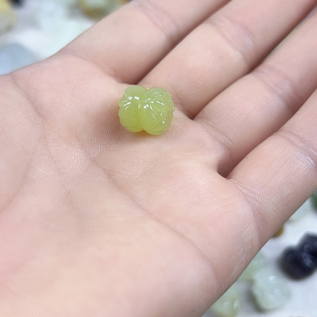 颈饰未镶嵌和田玉（糖玉）做****嘟