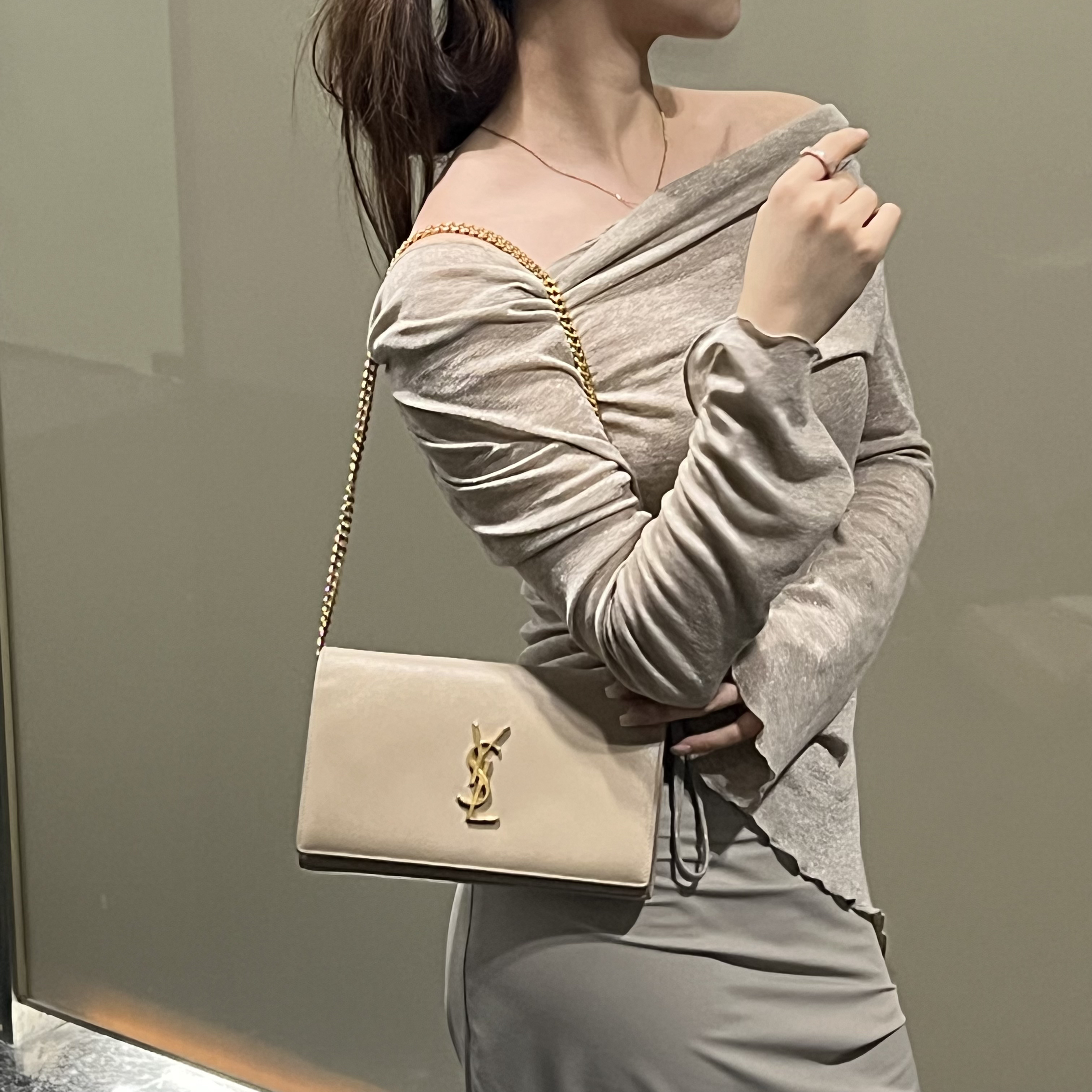 95新 YSL/圣罗兰 95新奶茶色单肩斜挎13783249