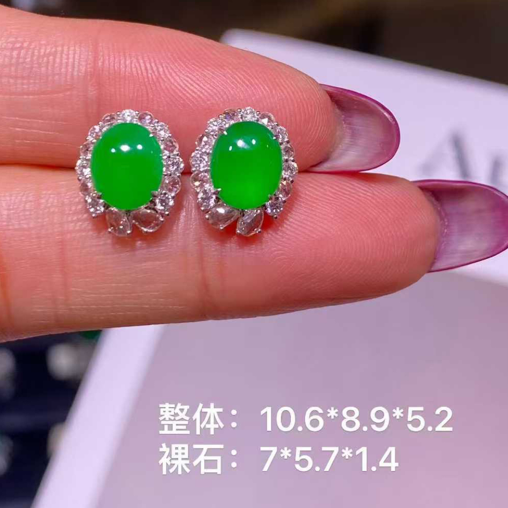 玻璃老坑种正阳绿蛋面耳钉百搭日常佩戴满色镶嵌玉石耳饰JYY50908
