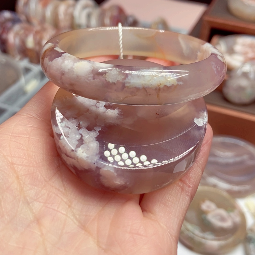玛瑙/玉髓手镯未镶嵌幸***婆