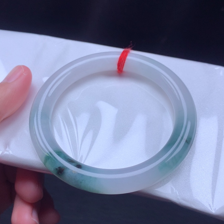 翡翠手镯（圆镯）未镶嵌