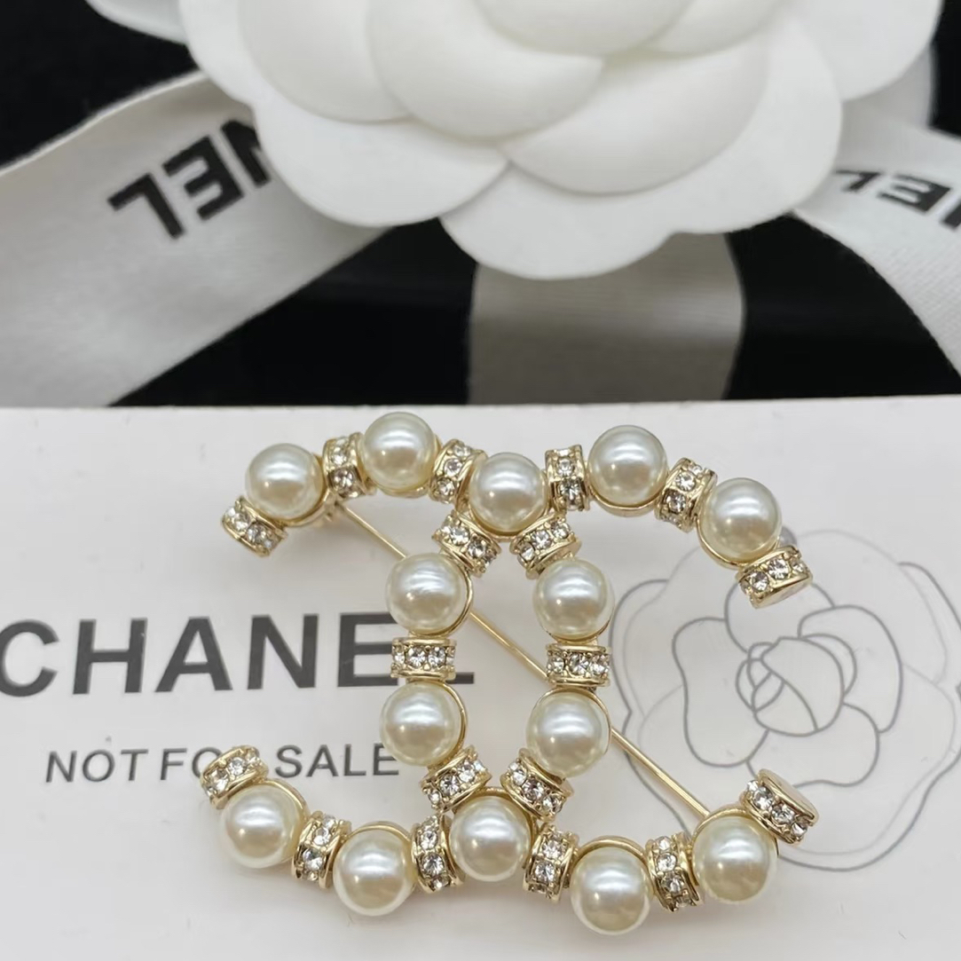未使用 Chanel/香奈儿 香槟金珍珠双C胸针 19A/LD0408
