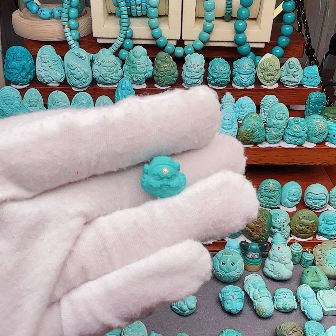 绿松石配饰未镶嵌