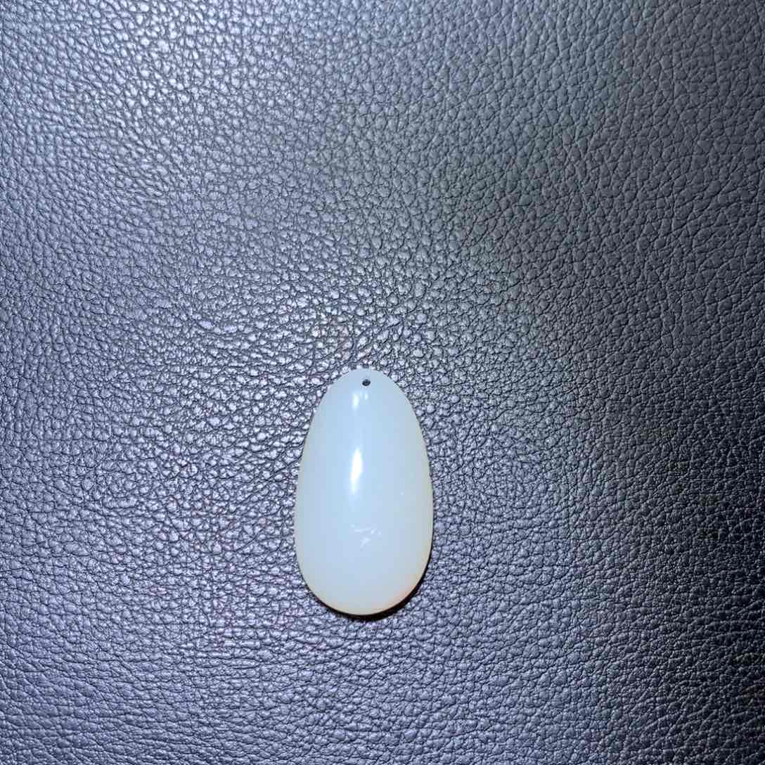 和田玉颈饰未镶嵌德**心