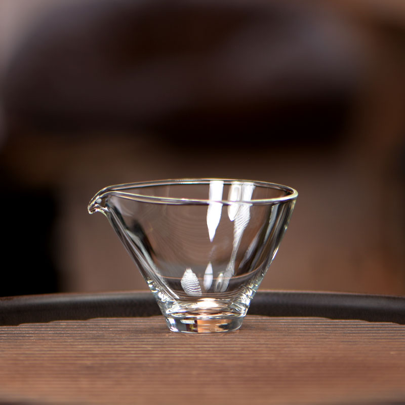 阎记   扇形  玻璃公道杯  透明