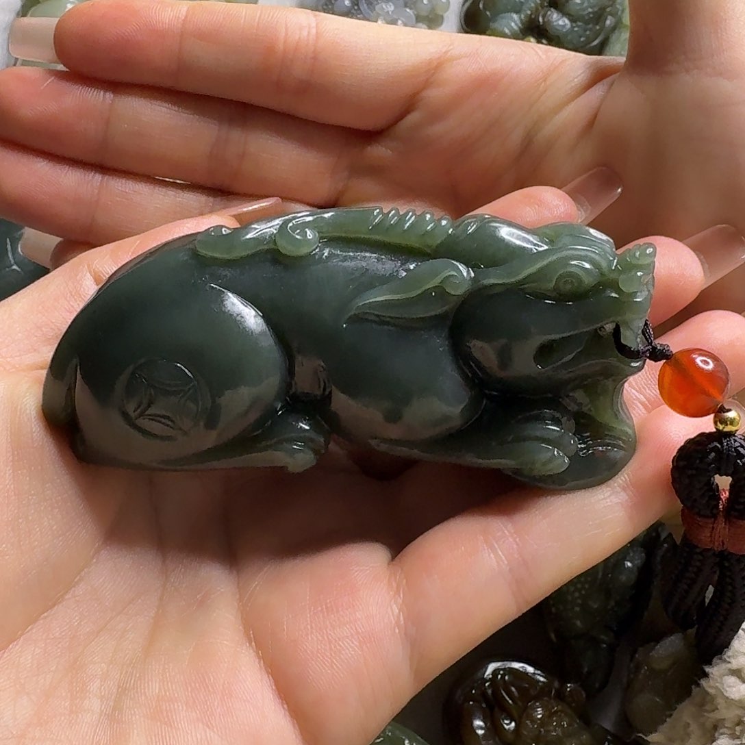 颈饰未镶嵌和田玉