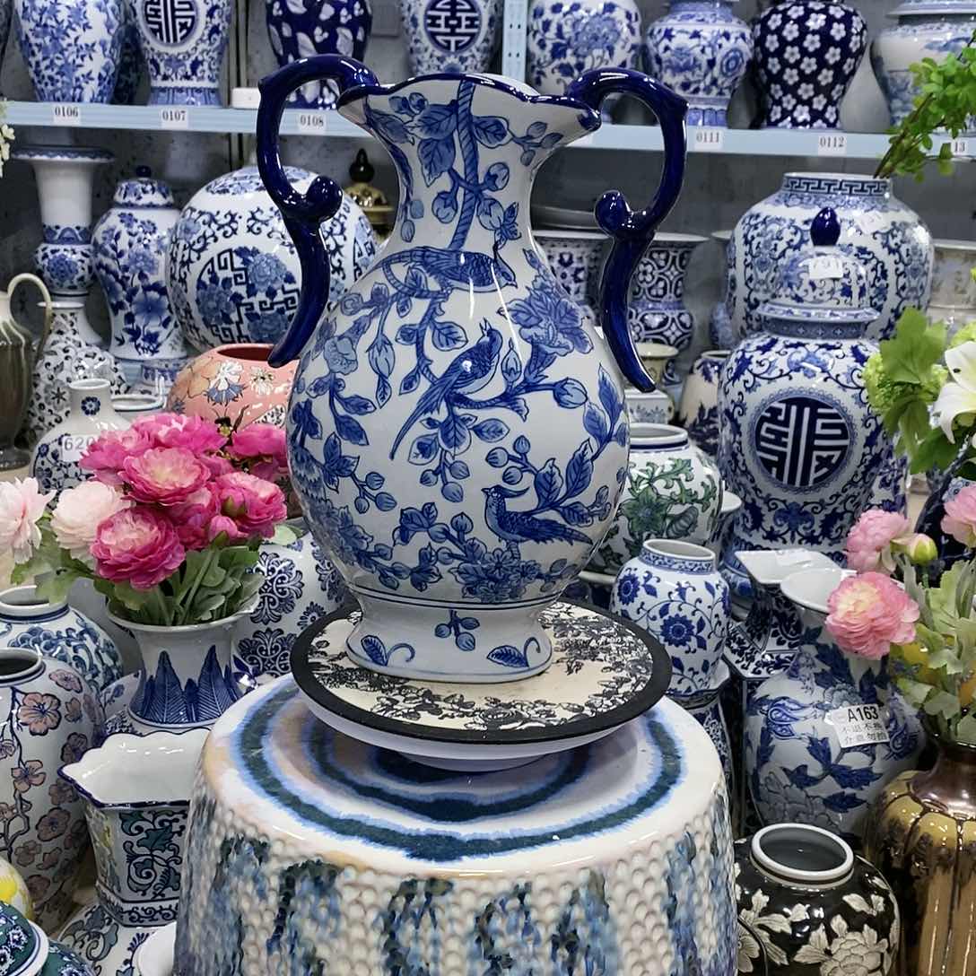 【闪购商品】摆件双耳瓶瓷器摆件………………………………