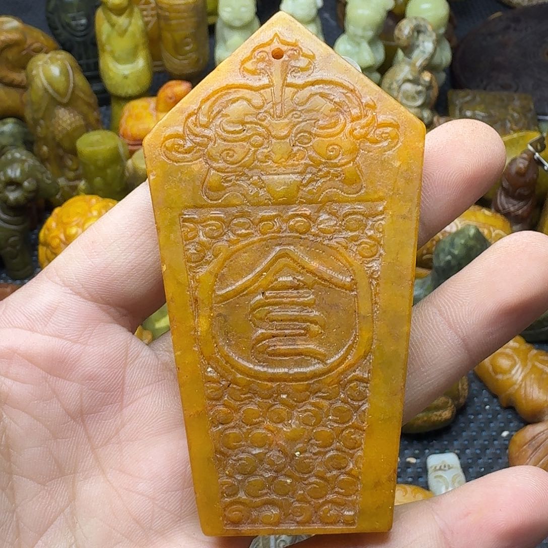 白玉菩提吊坠。。。