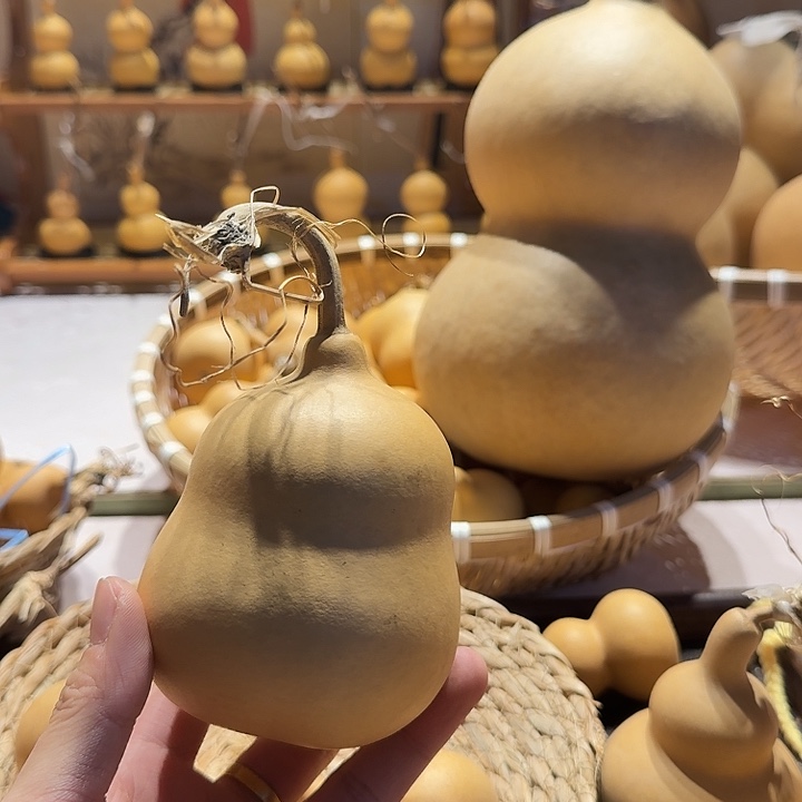 艾****山哈哈哈哈哈哈哈