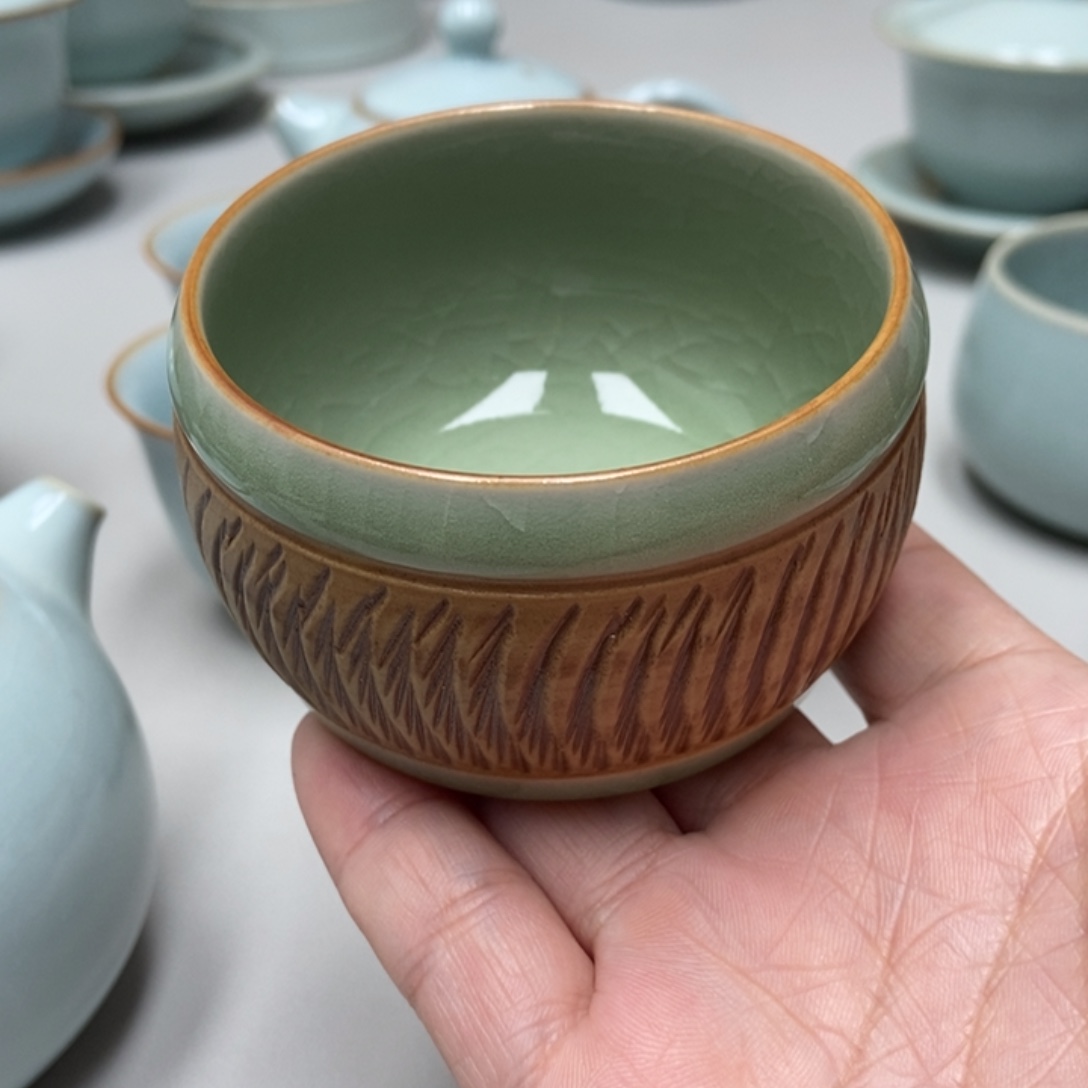 谁***呢瓷赵琳重工豆绿鼓杯无礼盒