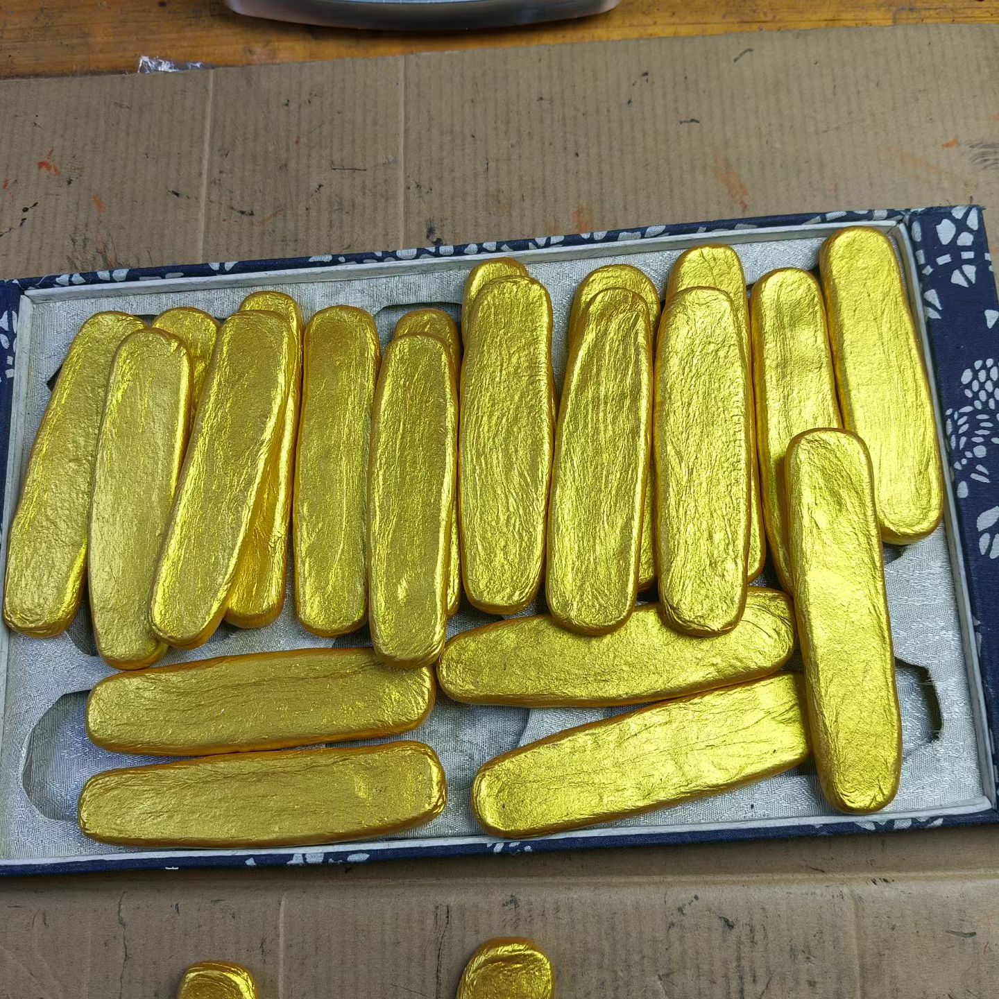 2条拍徽州曹素功琅贤氏原矿金墨墨条特惠，约35克/锭，