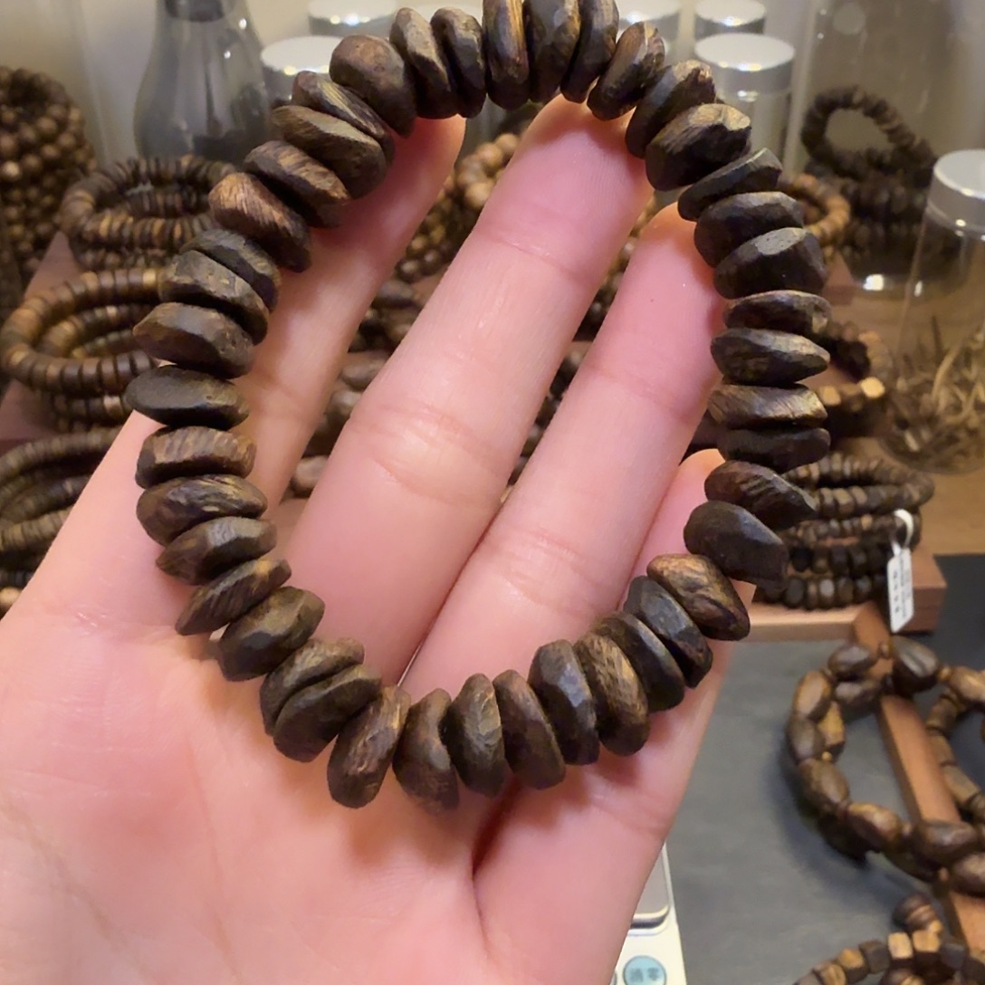 夏***才沉香沉香香囊1.2包壳老料14.3g 多样性发一