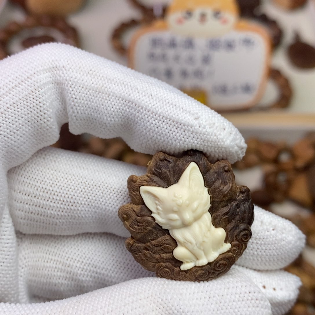 檀香木吊坠印度迈索尔老山檀3.0凤九瑕疵