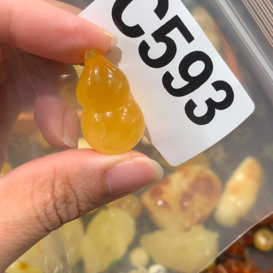 未镶嵌琥珀珠宝奇石