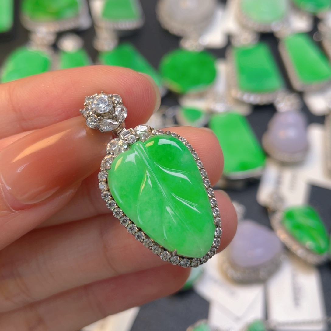 颈饰银S925镶嵌翡翠