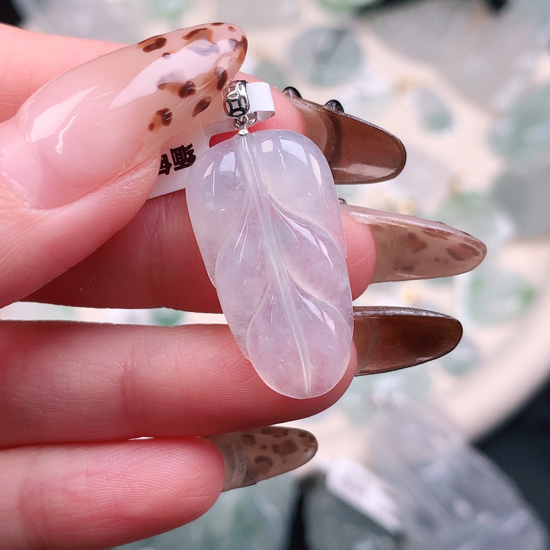 翡翠颈饰18K金镶嵌冰叶33，27.5、15、3.8