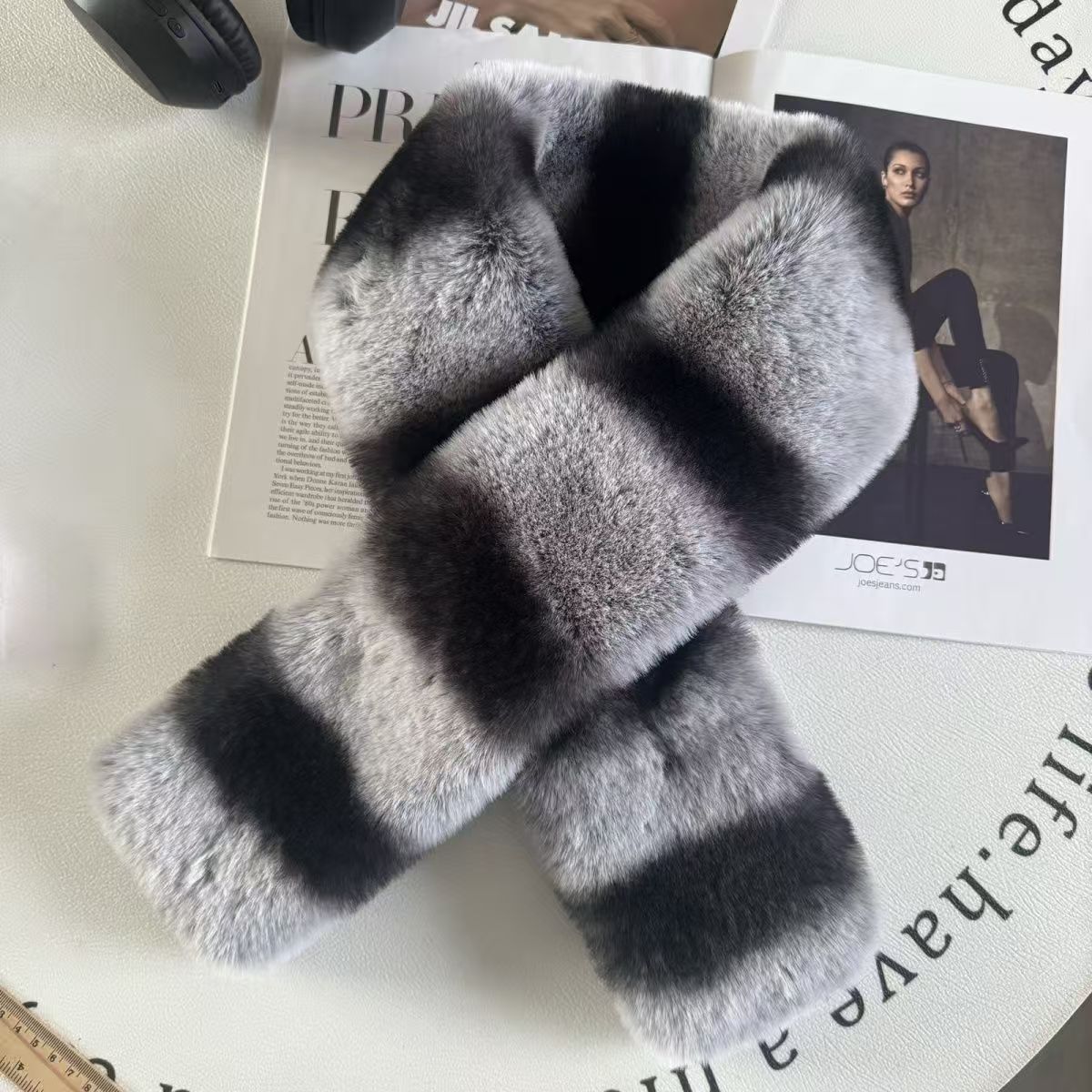 新款时尚龙猫色仿獭兔毛围巾女冬双面加厚加密交叉毛领子青紫蓝