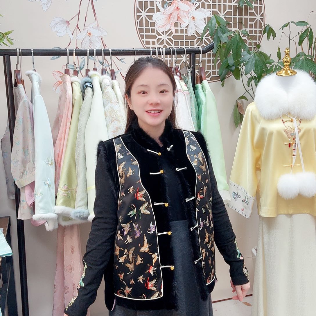 刺绣真丝丝绒 马甲 