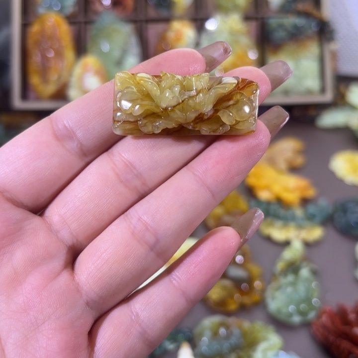未镶嵌蛇纹石玉颈饰