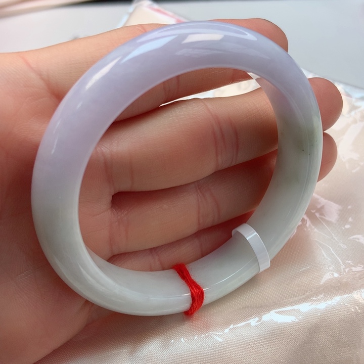 翡翠手镯未镶嵌54圈