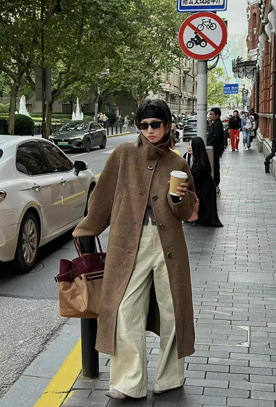 芥末绿高级小众款大衣