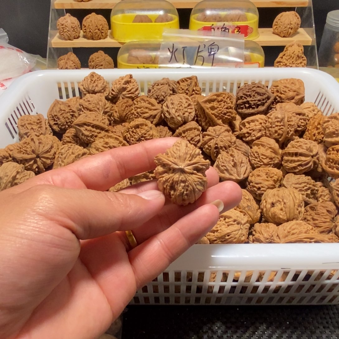否***物吊坠文玩核桃核桃异形
