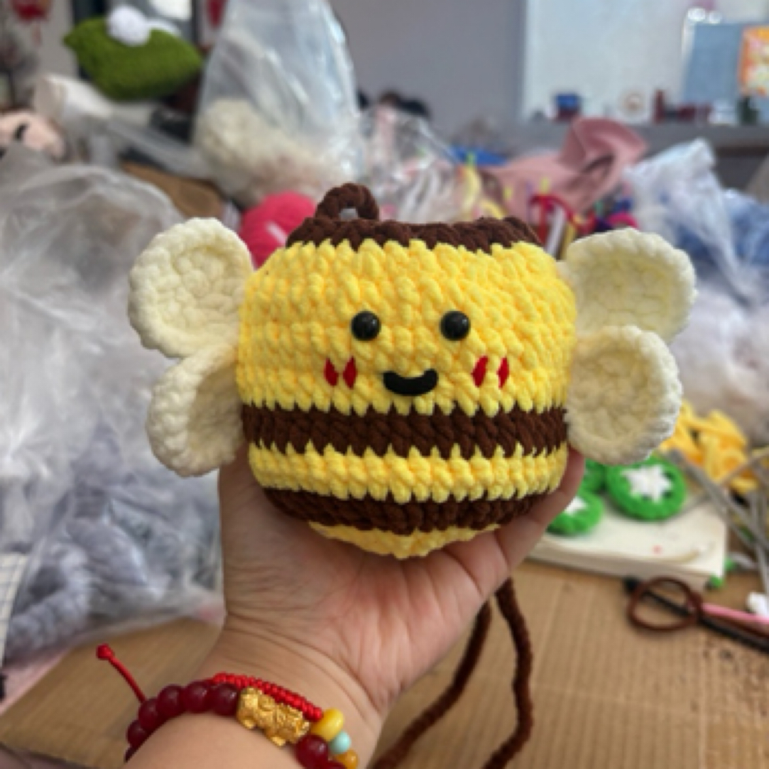 成品小蜜蜂蛋包耳机包
