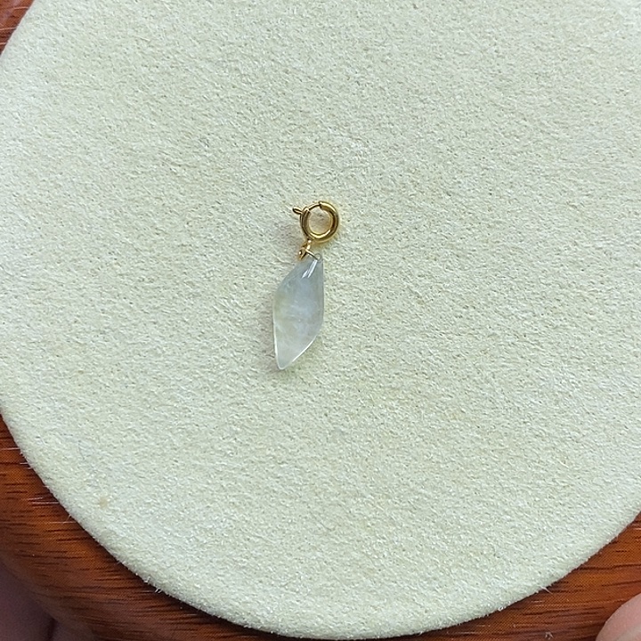 翡翠18K金镶嵌颈饰随行