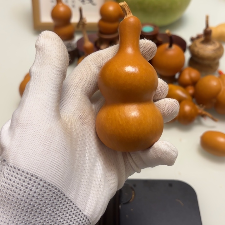 转***光天然手捻老皮葫芦