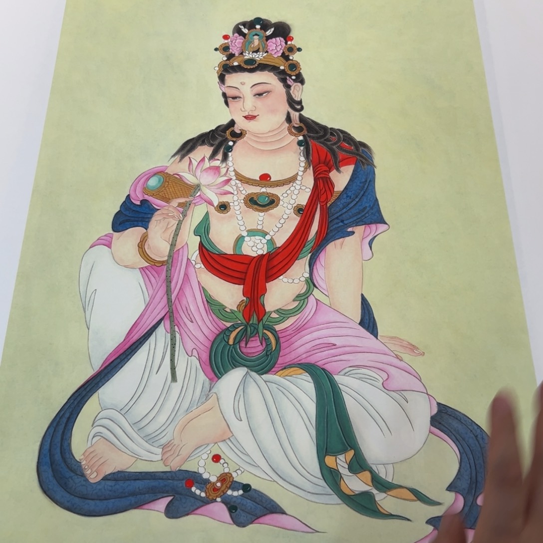 国画四尺三开菩萨