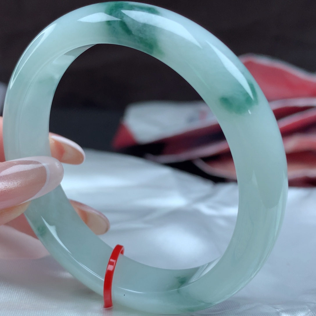 翡翠手镯未镶嵌96745，