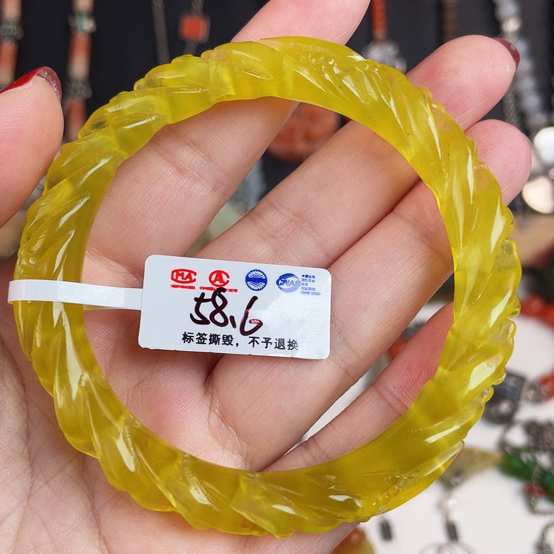 蛇纹石玉手镯未镶嵌千*姐