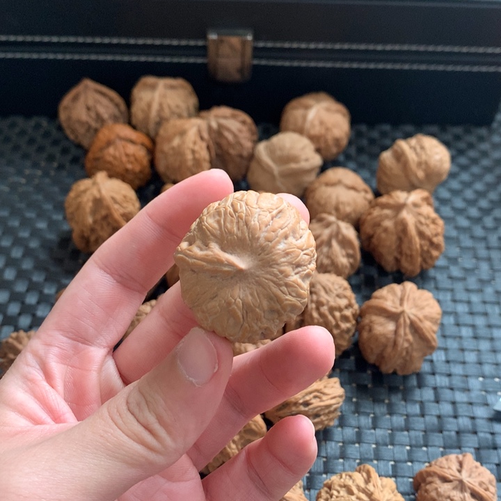 秃***哥把件文玩核桃元宝