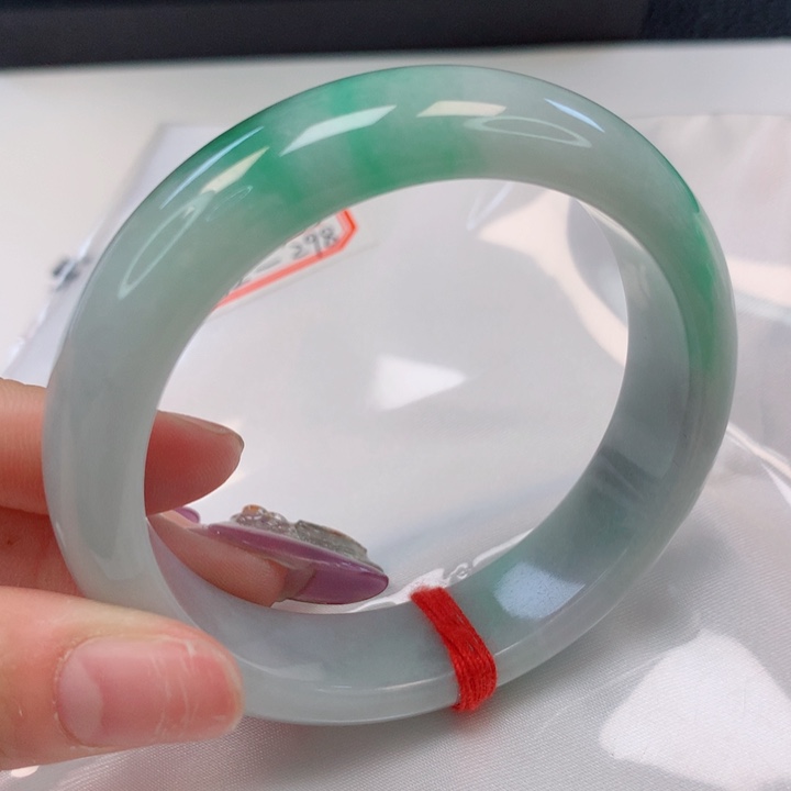 翡翠手镯未镶嵌55圈