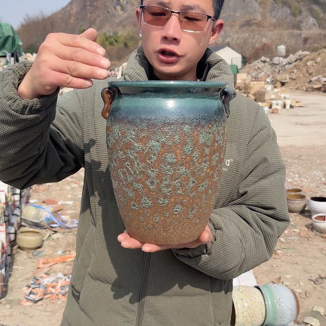 紫砂花盆口19高25（一个绿泡泡耳朵