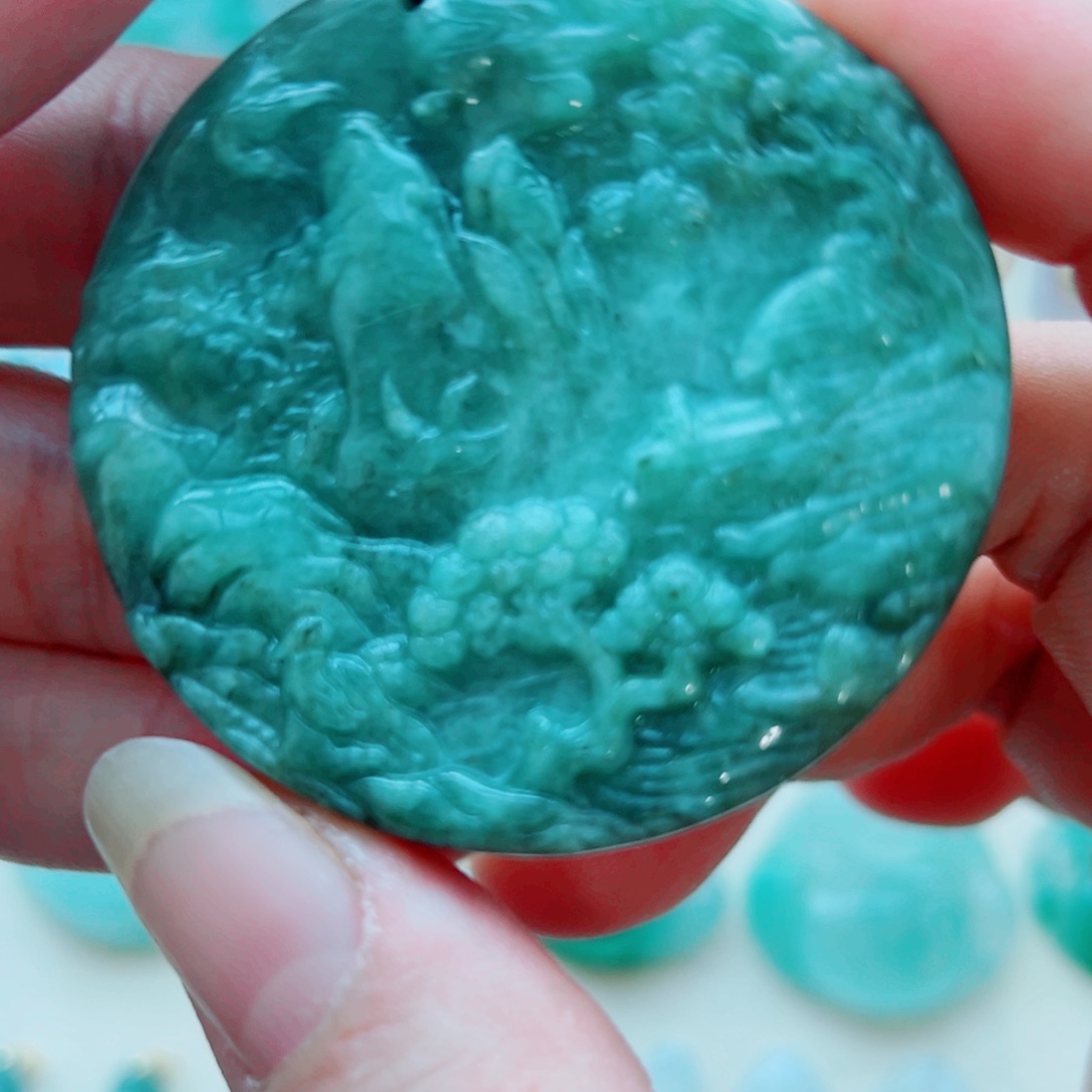 翡翠未镶嵌颈饰吊坠