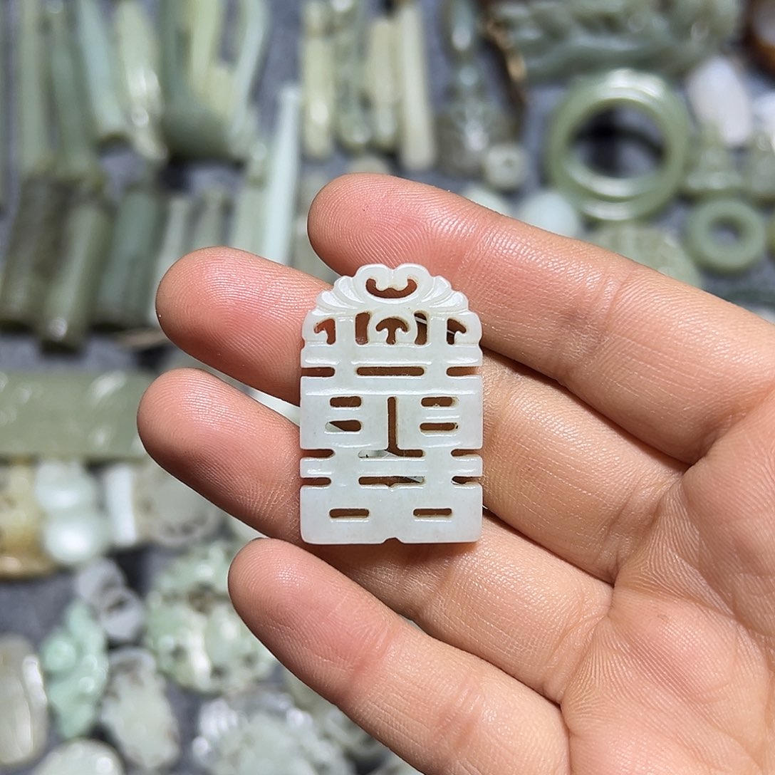 和田玉颈饰未镶嵌