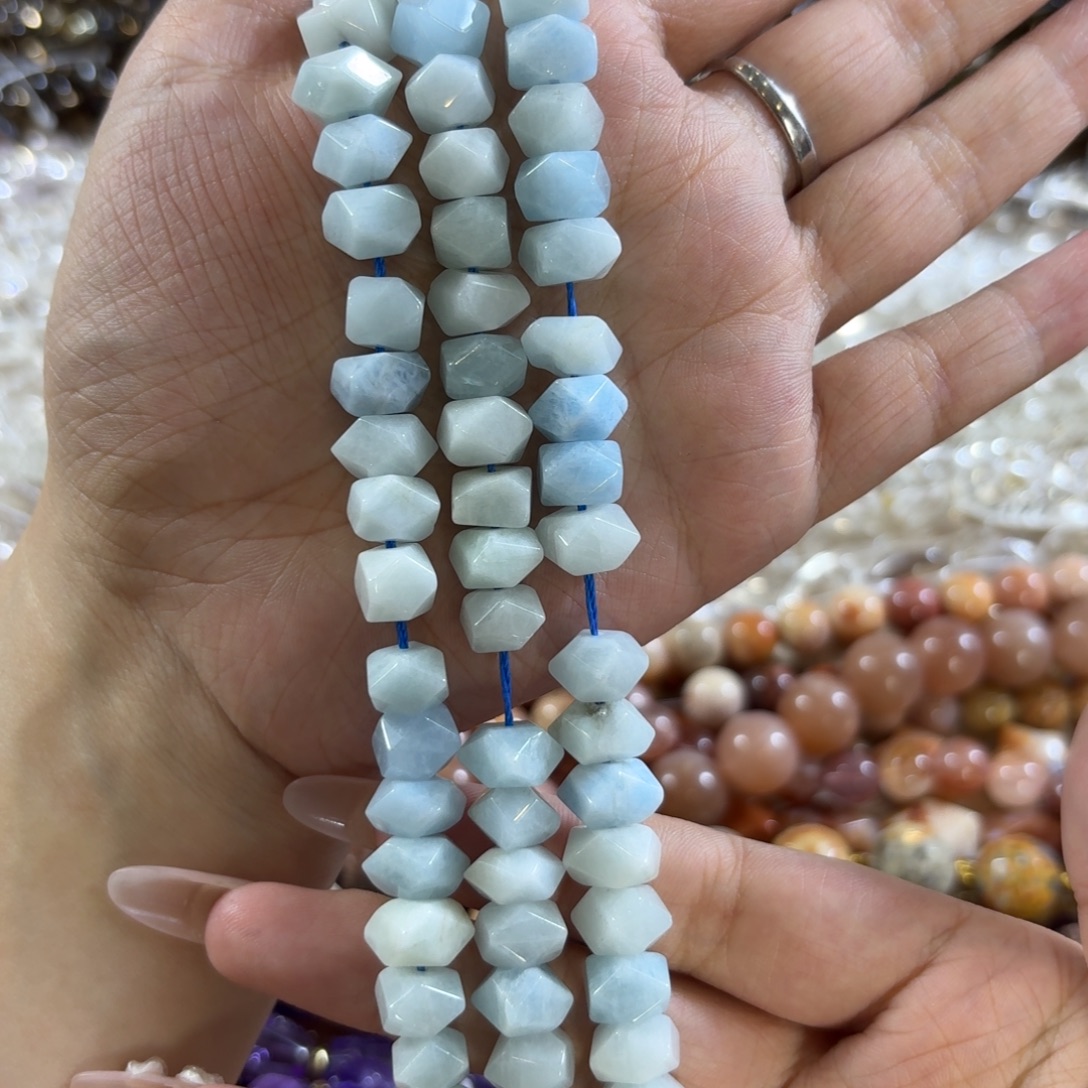 玛瑙/玉髓未镶嵌珠宝半成品海蓝宝八角一条