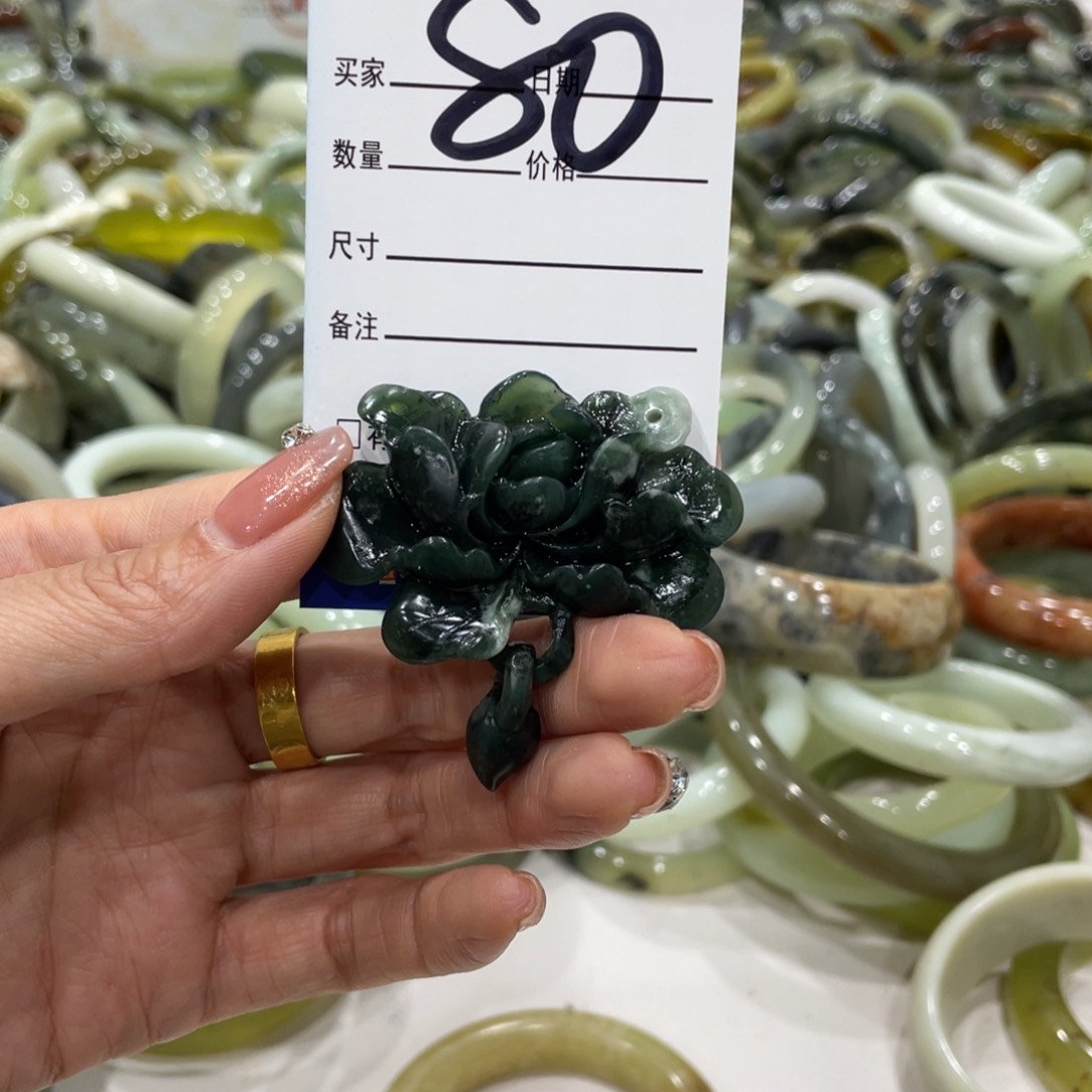 蛇纹石玉手镯未镶嵌