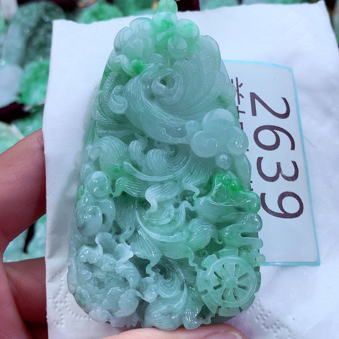 吊坠(不含链)未镶嵌翡翠