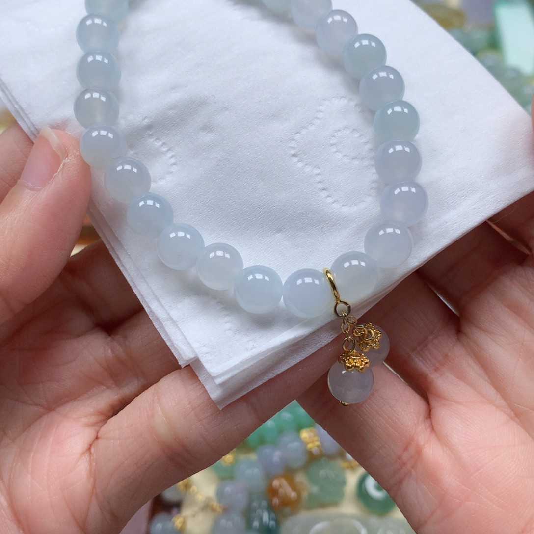 翡翠未镶嵌颈饰是