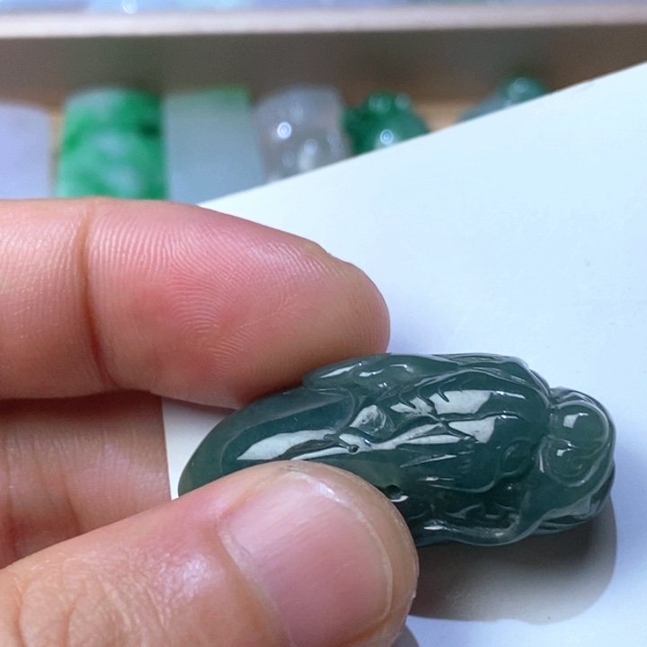 翡翠未镶嵌颈饰翡翠